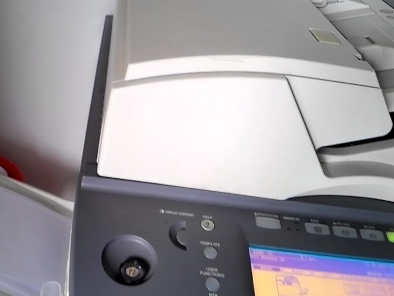 Máy photocopy Toshiba bật không lên màn hình